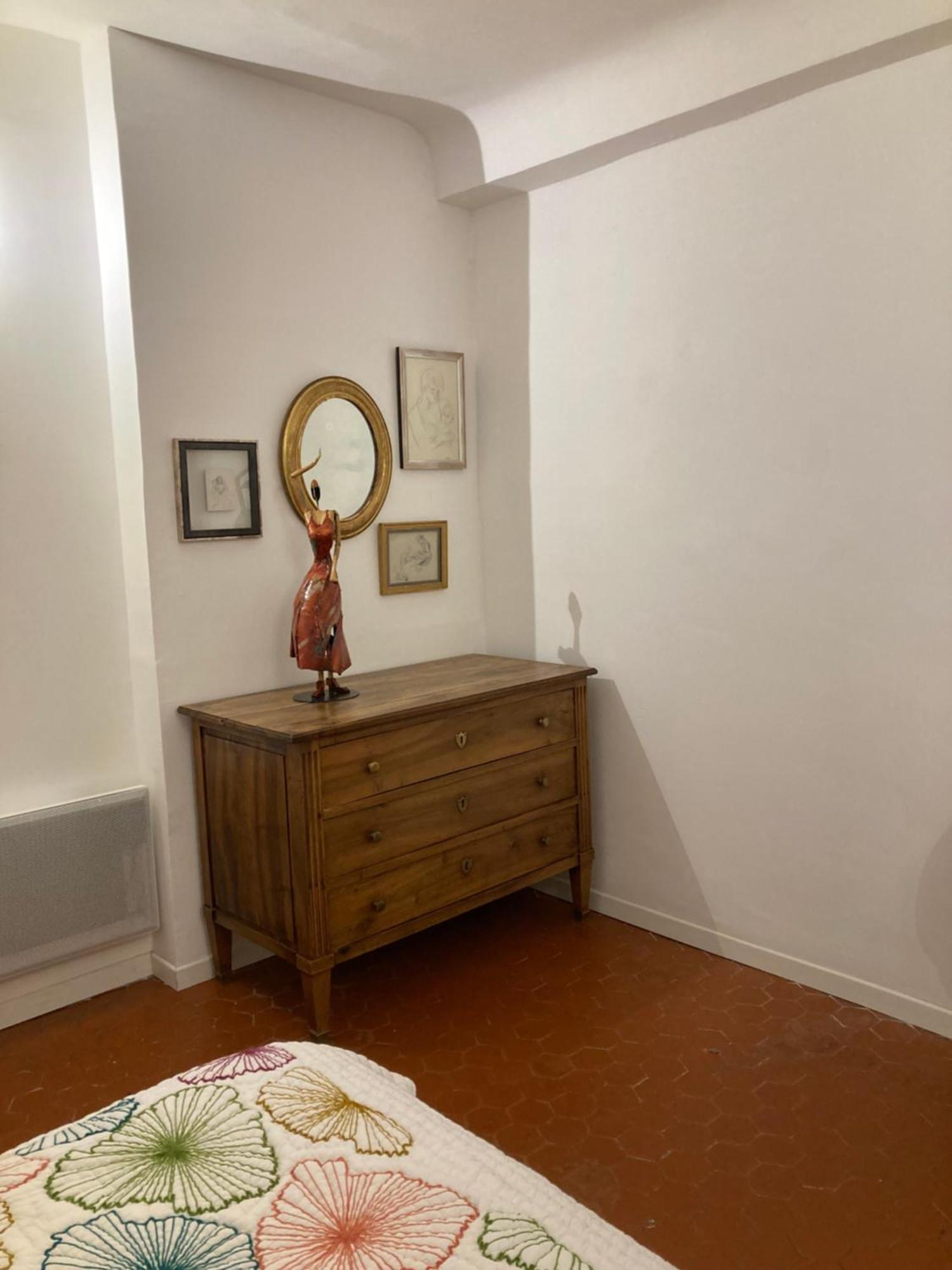 L' Ensoleilladou Apartment Quinson Bagian luar foto